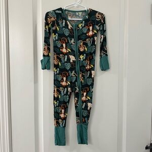 Little Sleepies zippy. Size 6-12 month.